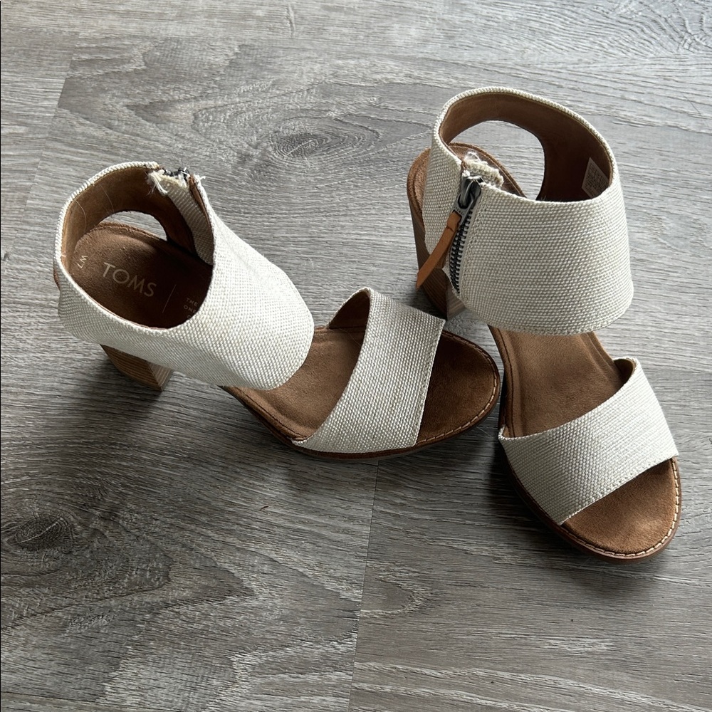 TOMS Women's Cream Heeled Sandals